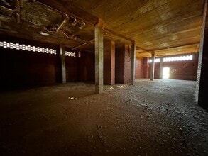 Retail in Segovia, Segovia to rent Interior Photo- Image 1 of 3