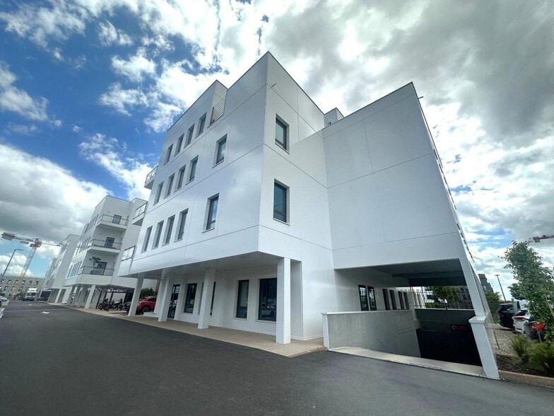Office in Genas for sale - Building Photo - Image 3 of 5