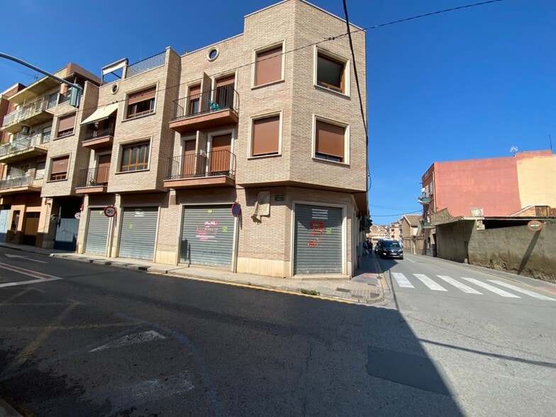 Retail in València, Valencia to rent - Building Photo - Image 2 of 9