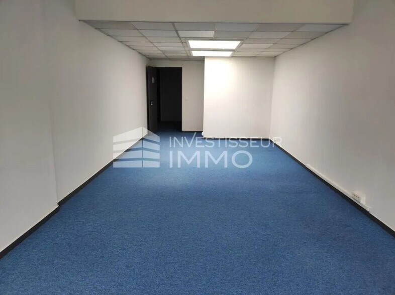 Office in Torcy to rent - Building Photo - Image 3 of 8