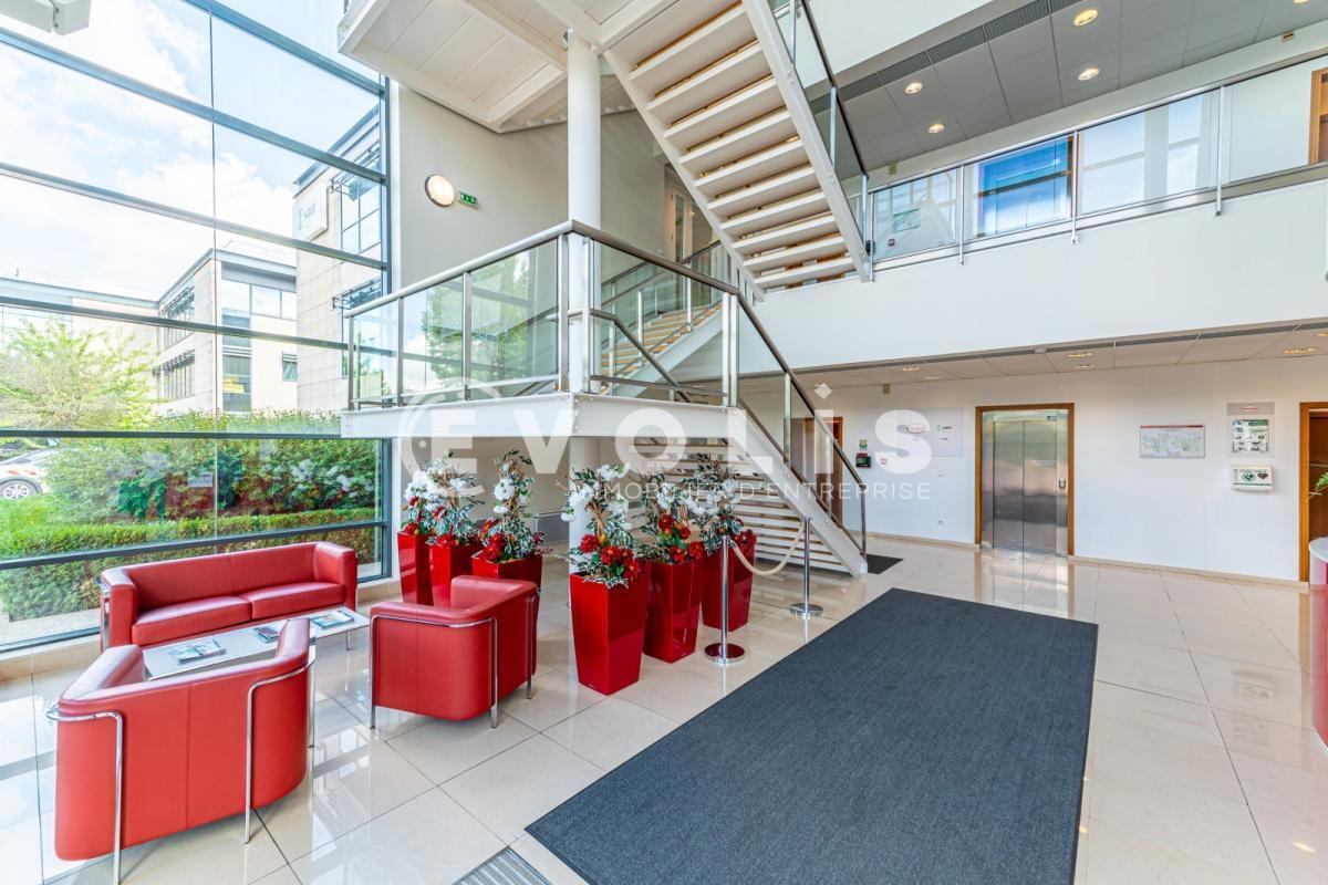 Office in Serris to rent Lobby- Image 1 of 5