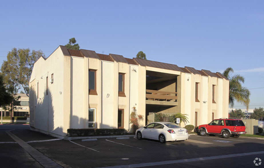 15052 Springdale St, Huntington Beach, CA for rent - Building Photo - Image 1 of 6