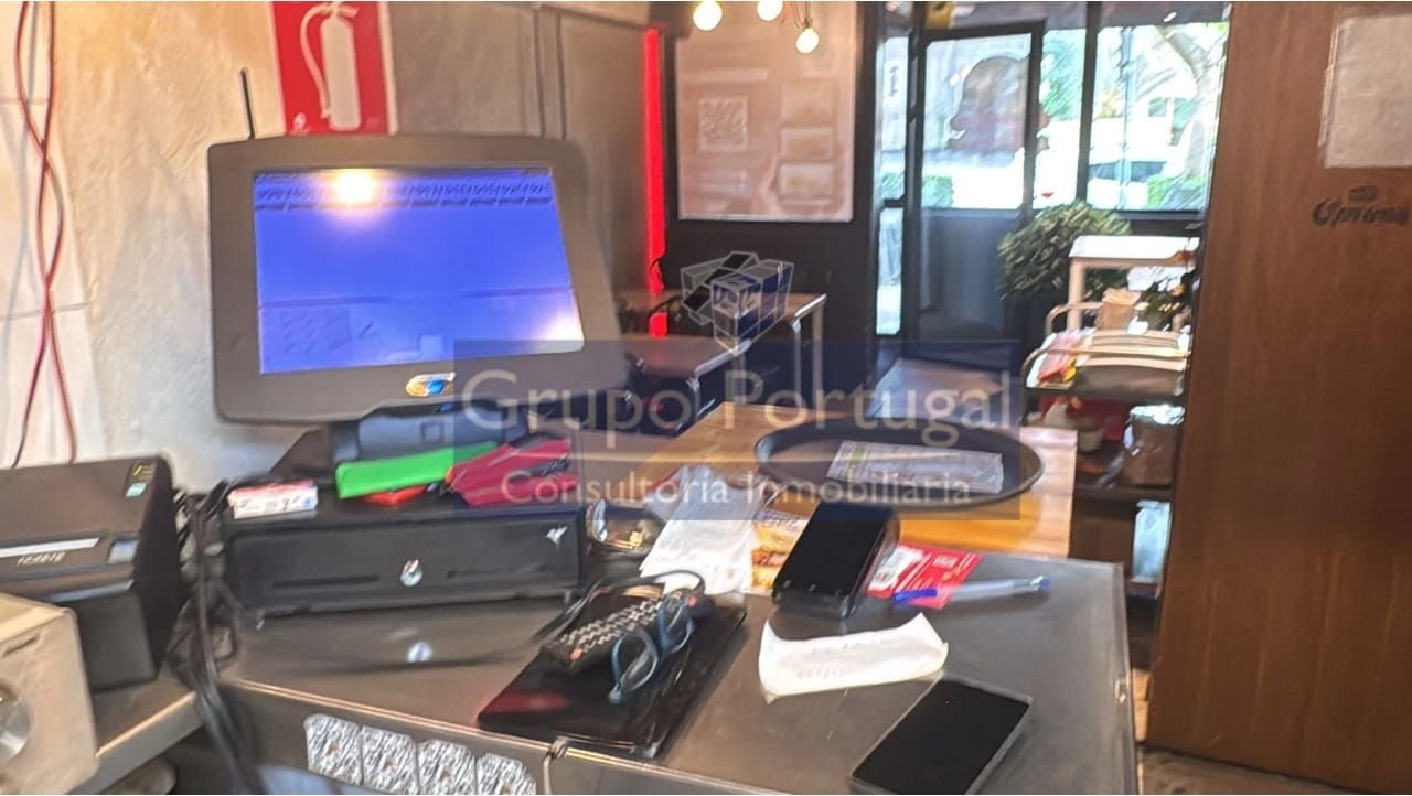 Retail in Madrid, Madrid to rent Interior Photo- Image 1 of 6