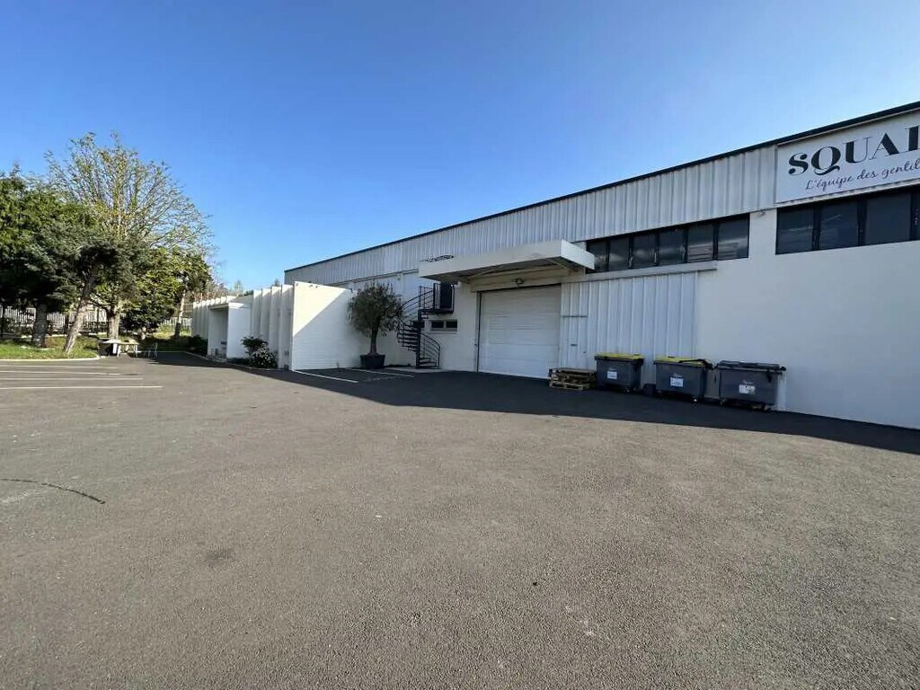 Location Local d'activités 1 175 m² - Photo 1
