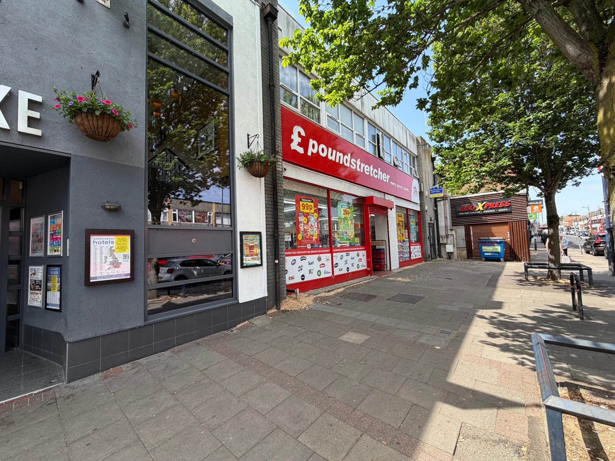57-57A Bellegrove Rd, Welling to rent Building Photo- Image 1 of 6