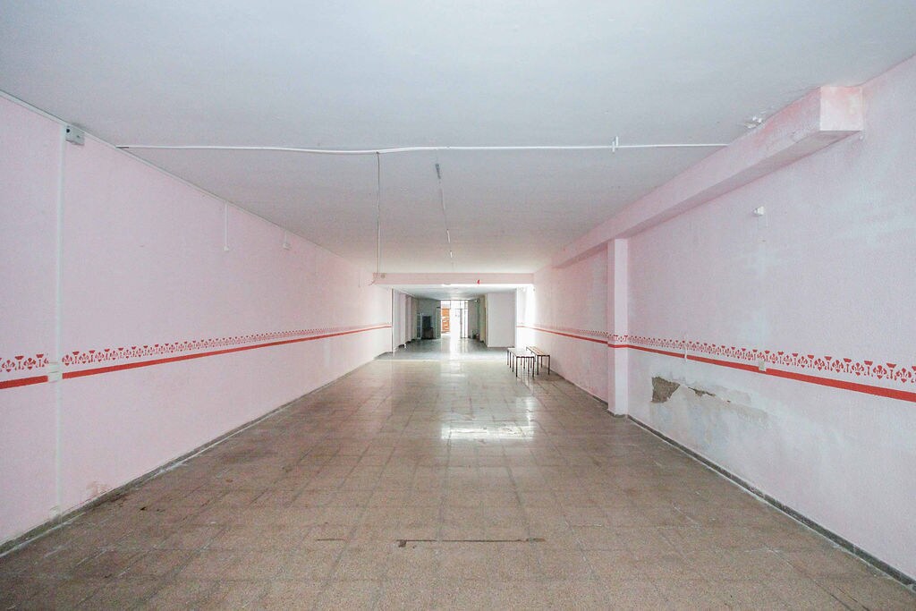 Santa Coloma de Gramenet, BAR 08922 - - - Interior Photo - Image 1 of 1