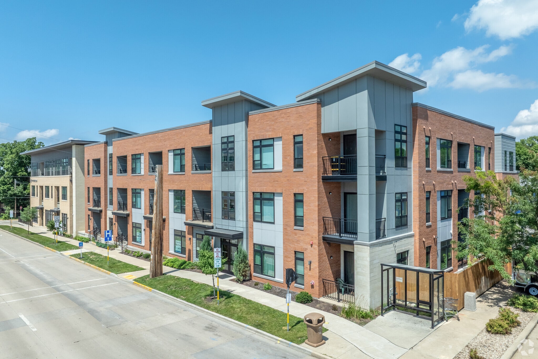 1121 S Park St, Madison, WI to rent Primary Photo- Image 1 of 7