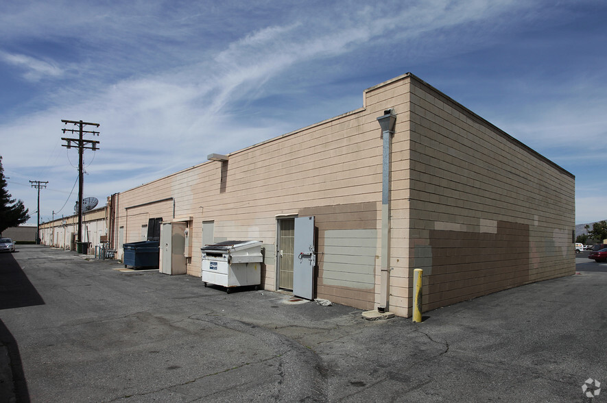 2115-2235 E Florida Ave, Hemet, CA for rent - Building Photo - Image 3 of 6