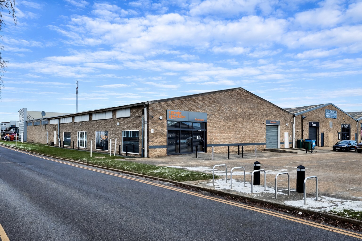 Peartree Rd, Stanway to rent Building Photo- Image 1 of 4