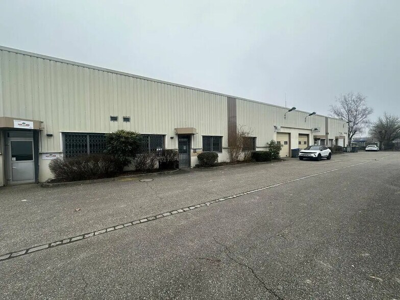 Light Industrial in Schiltigheim to rent - Building Photo - Image 2 of 6