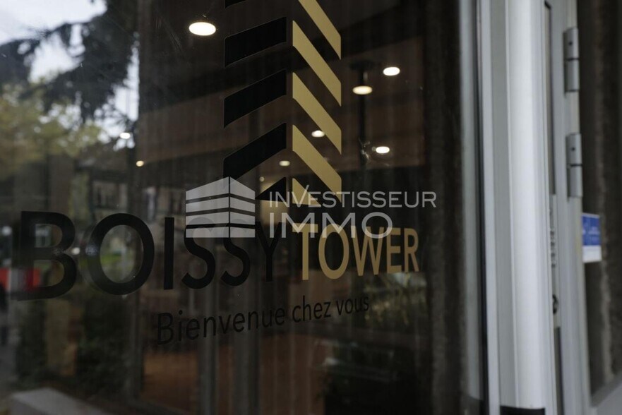 Office in Bonneuil Sur Marne to rent - Lobby - Image 2 of 5