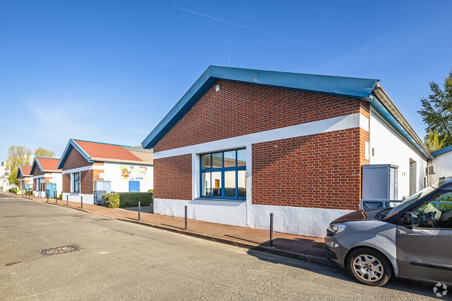 114-126 Avenue D'Alfortville, Choisy-le-Roi to rent - Building Photo - Image 3 of 9