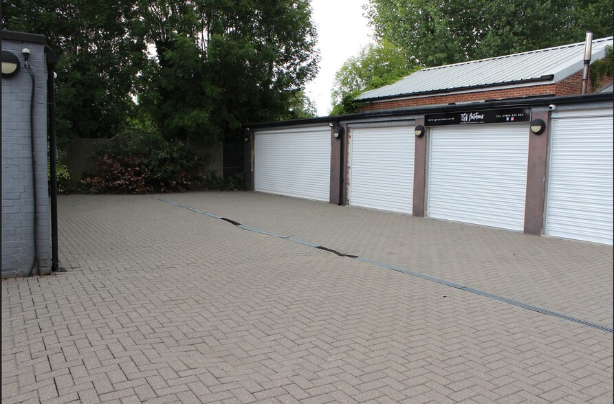 Cooks Garages Forge Lane, Northwood to rent - Building Photo - Image 3 of 7
