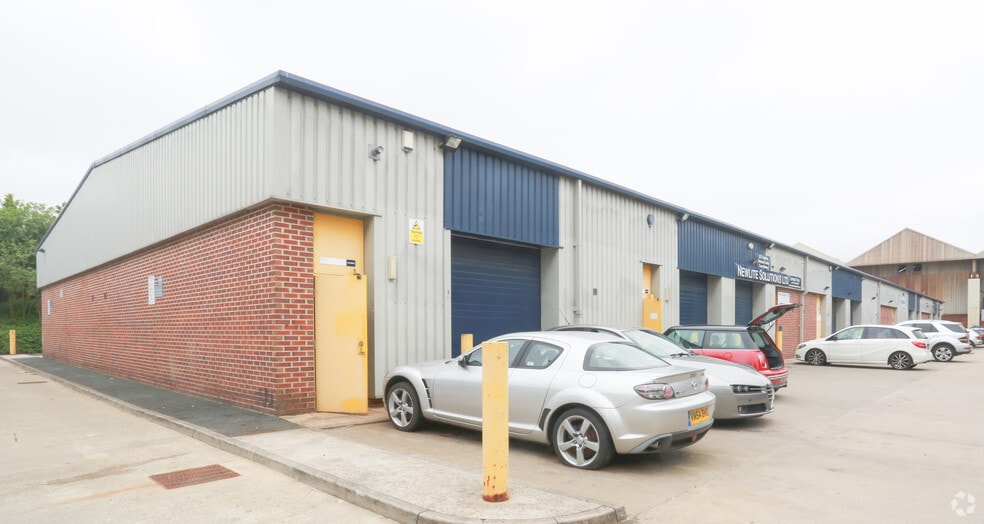 Armley Rd, Leeds to rent - Building Photo - Image 3 of 3