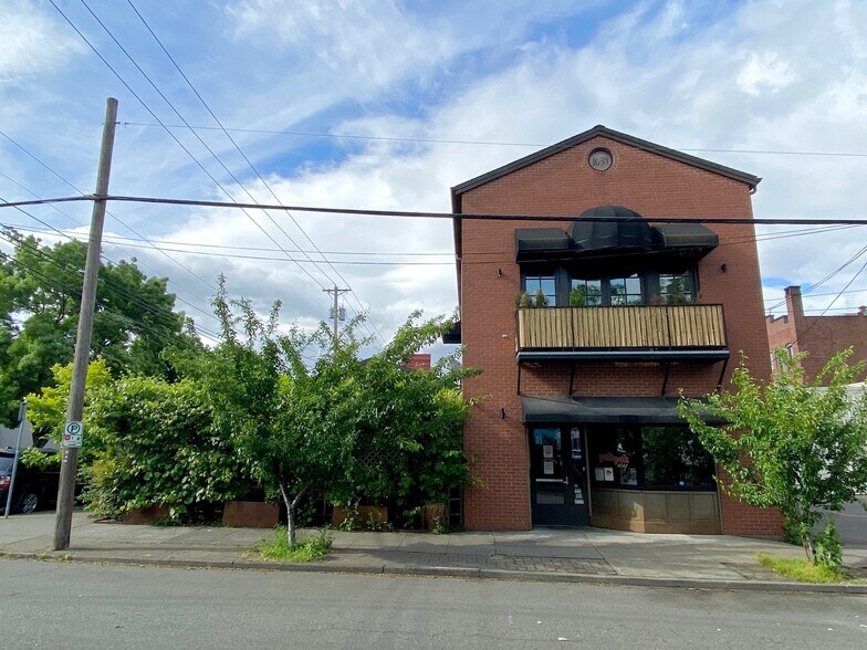 1639 NW Marshall St, Portland, OR for rent - Building Photo - Image 3 of 26