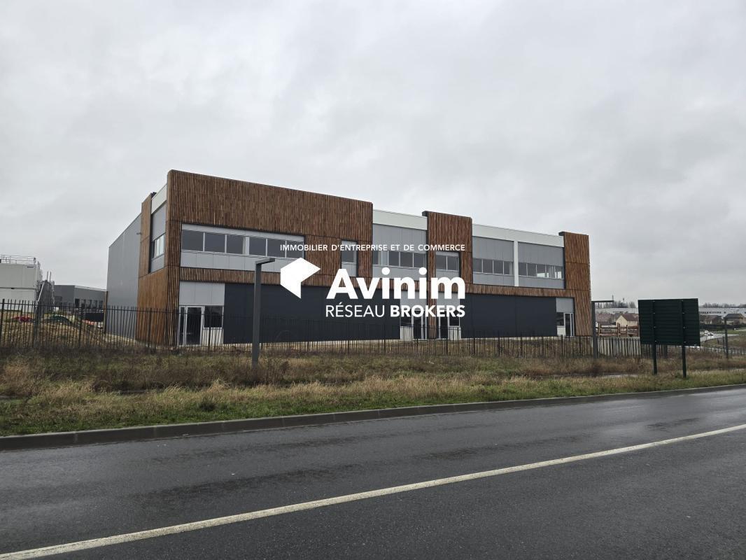 Industrial in Louvres to rent Building Photo- Image 1 of 6