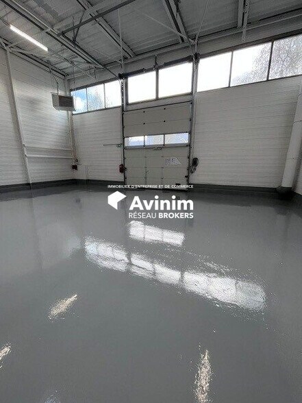 Industrial in Bonneuil Sur Marne to rent - Interior Photo - Image 2 of 7