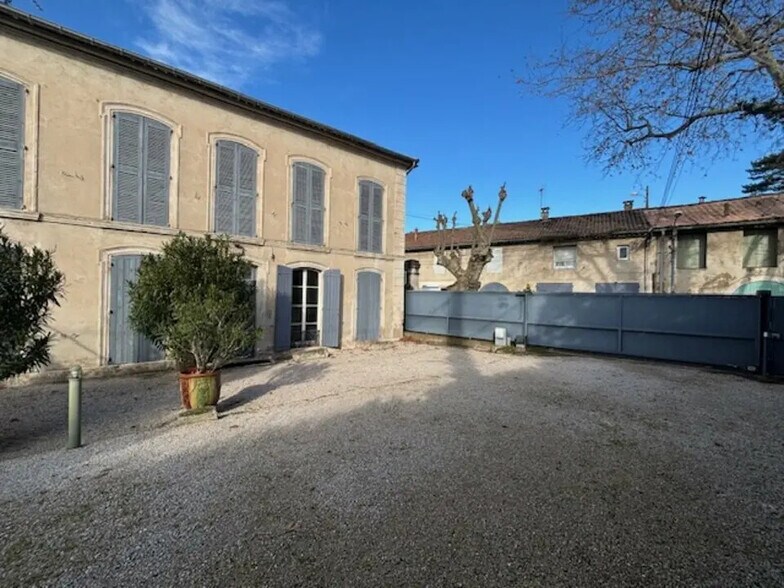 Office in Avignon to rent - Building Photo - Image 1 of 11