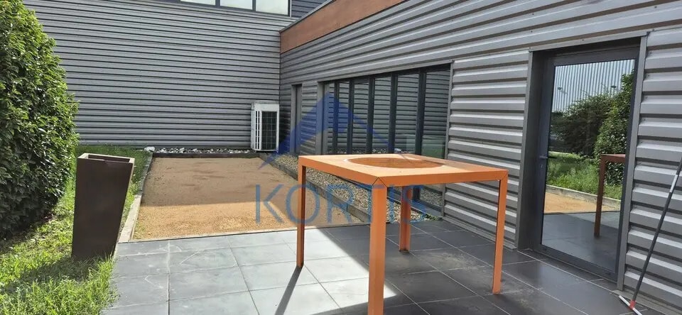 Vente Bureaux 250 m² - Photo 1