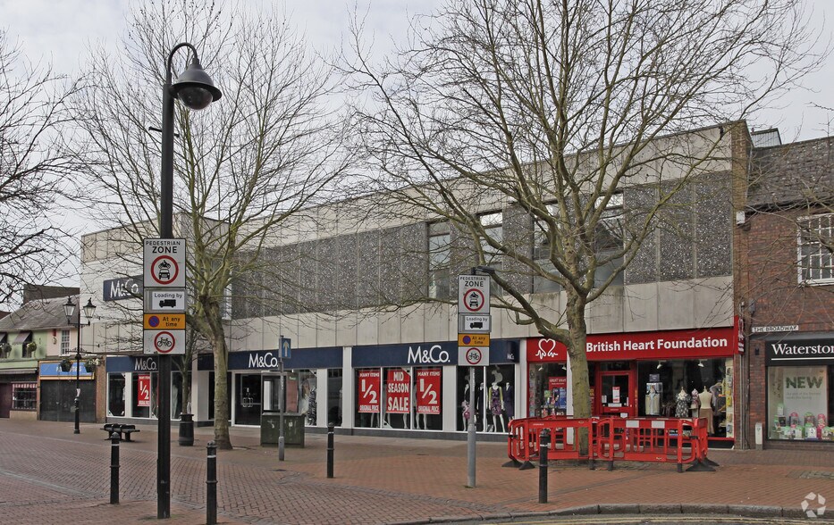 48-52 High St, Chesham for rent - Building Photo - Image 2 of 4