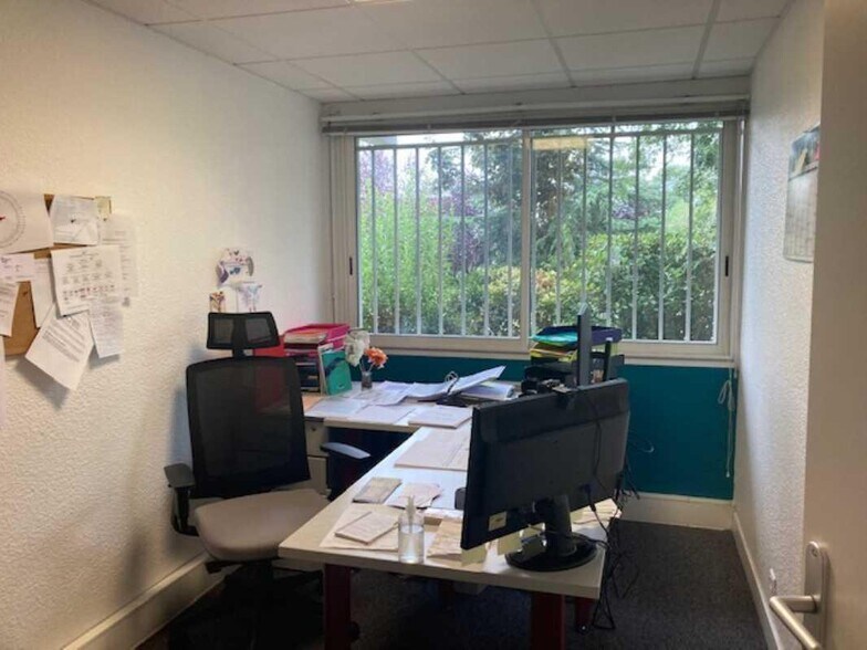 Office in Eysines to rent - Interior Photo - Image 2 of 11