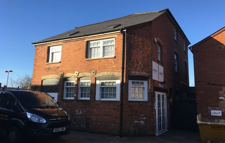 1 Northfield Rd, Reading for sale - Building Photo - Image 1 of 1