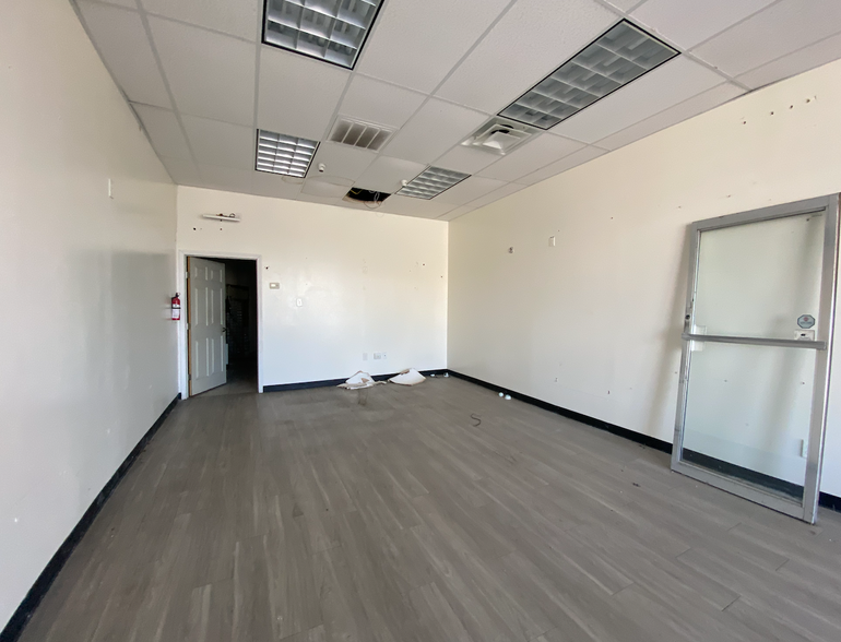 8108 S Polk St, Dallas, TX for rent - Building Photo - Image 3 of 4