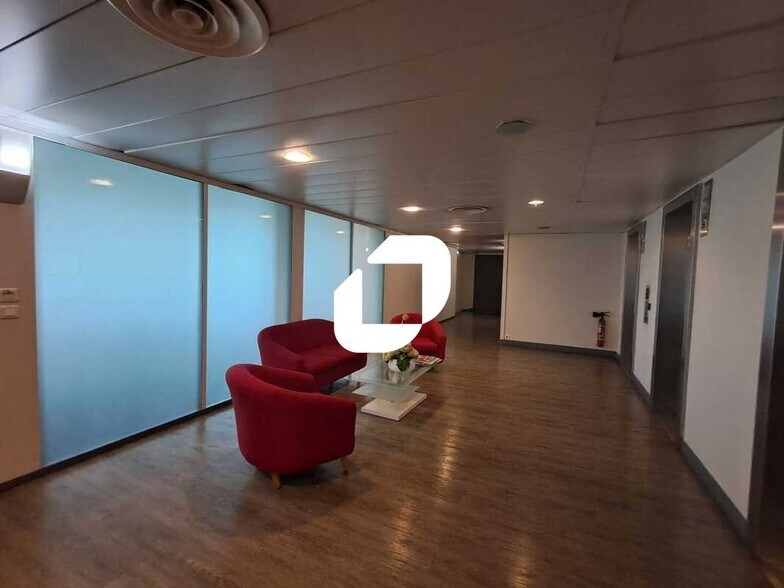 Office in Asnieres Sur Seine for sale - Interior Photo - Image 2 of 7