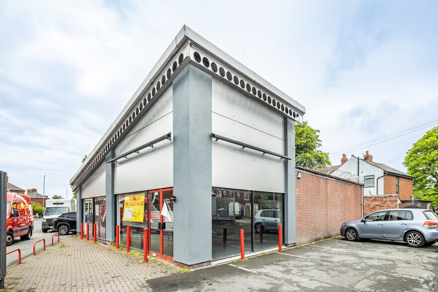 383-389 New Hall Ln, Preston to rent - Primary Photo - Image 1 of 3