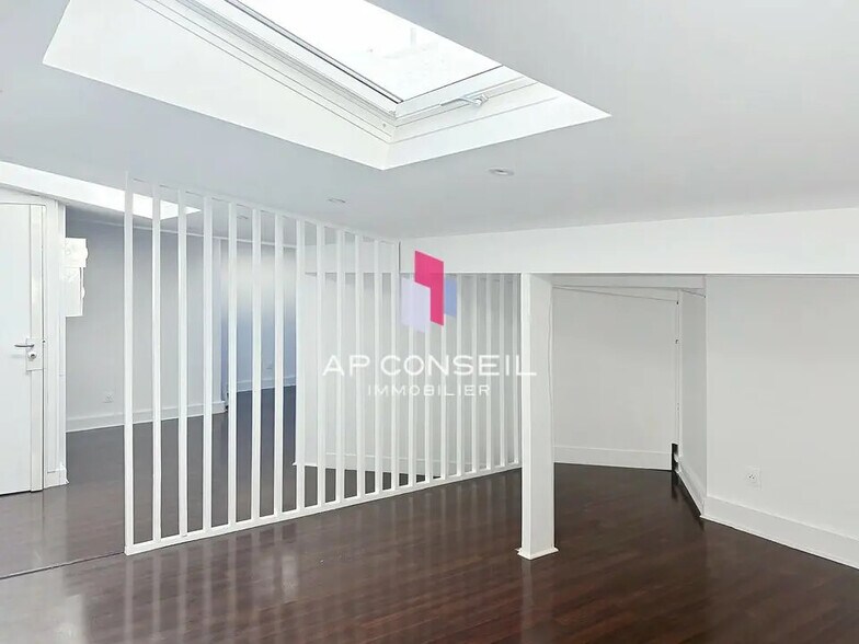 Office in Versailles to rent - Building Photo - Image 3 of 11