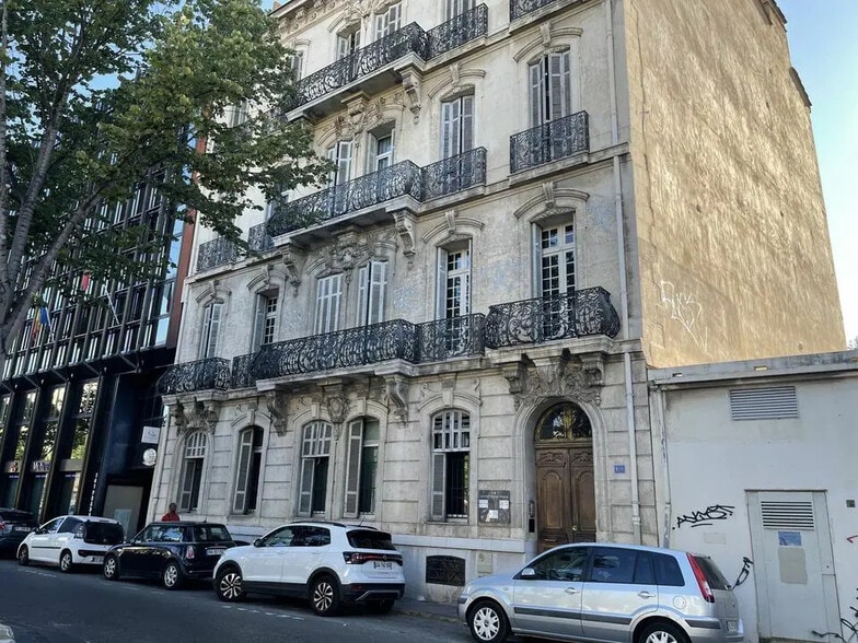 Office in Marseille for sale - Building Photo - Image 1 of 12