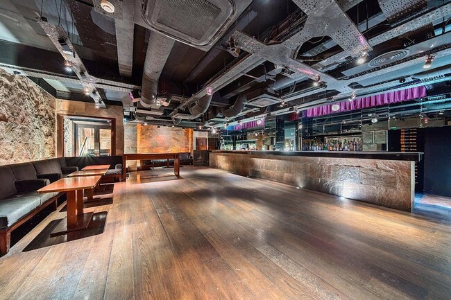 More details for 14-17 Carthusian St, London - Retail to Rent