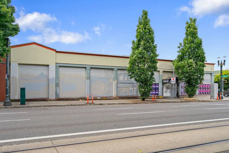 1205 SE Grand Ave, Portland, OR for rent - Building Photo - Image 1 of 7