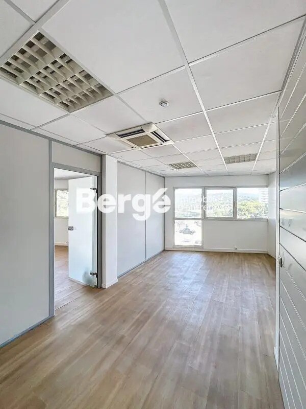 Office in Le Cannet for sale Building Photo- Image 1 of 11