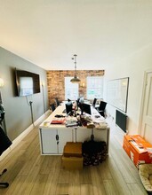 116A Golders Green Rd, London for rent Interior Photo- Image 1 of 8