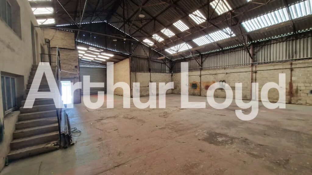 Vente Entrepôt 2 000 m² - Photo 1