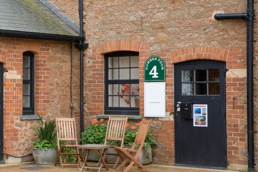 South Farm Rd, Budleigh Salterton to rent - Building Photo - Image 2 of 3
