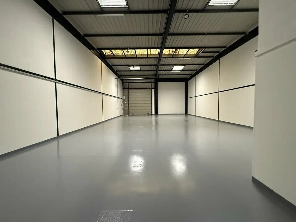 Office in Villepinte to rent Interior Photo- Image 1 of 6