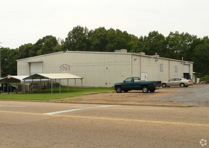 275-B Industrial Dr, Jackson, MS for rent - Primary Photo - Image 1 of 2