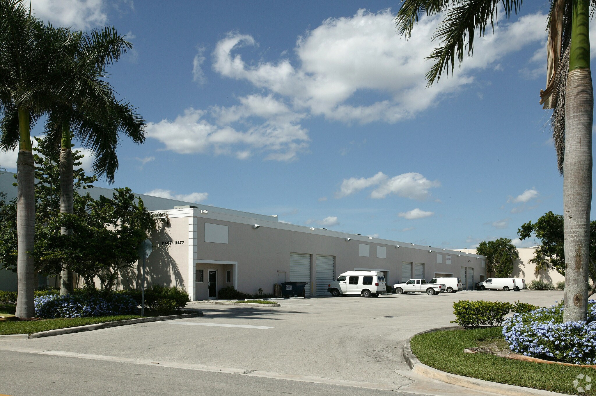 11453-11477 NW 34th St, Doral, FL to rent Primary Photo- Image 1 of 12