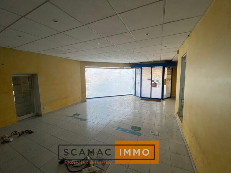 Retail in Roquefort-la-Bédoule for sale - Interior Photo - Image 3 of 5