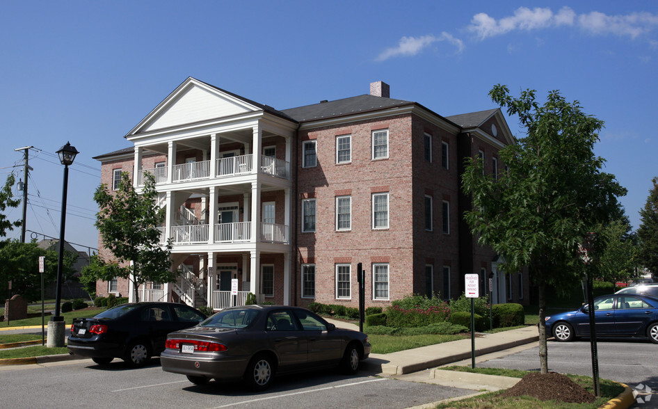 1990 Old Bridge Rd, Woodbridge, VA for sale - Primary Photo - Image 1 of 1