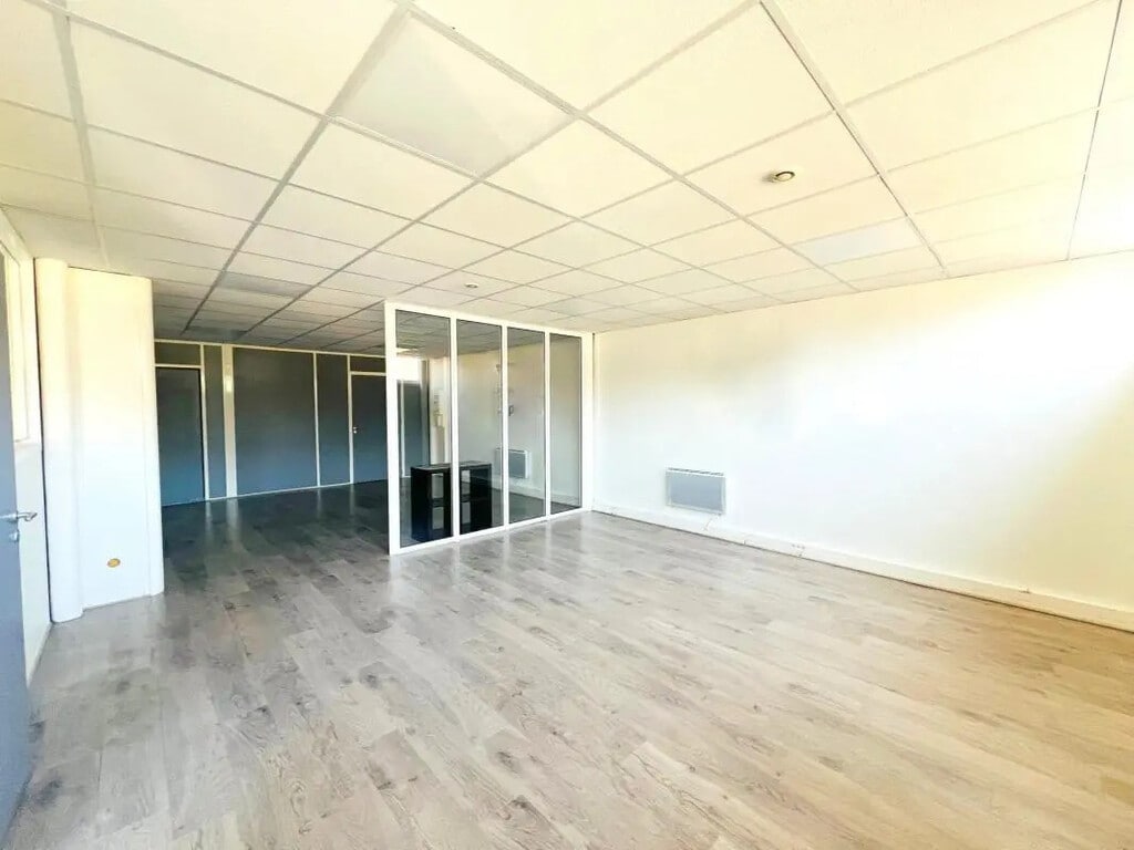Vente Bureaux 269 m² - Photo 1
