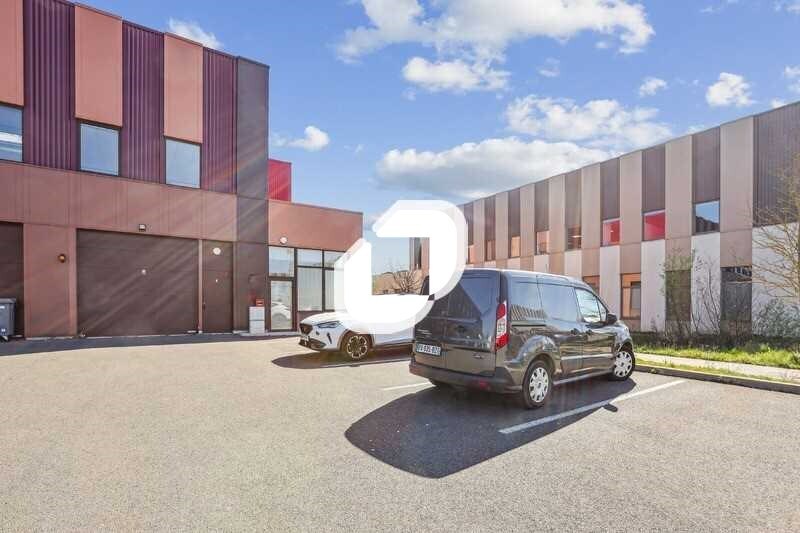Light Industrial in Tremblay-en-France for sale Building Photo- Image 1 of 17