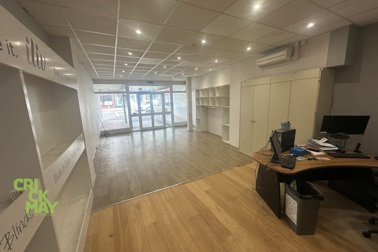 23 Station Rd, Burgess Hill to rent Interior Photo- Image 1 of 2