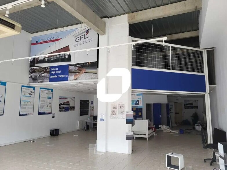 Retail in Mérignac to rent - Building Photo - Image 2 of 8