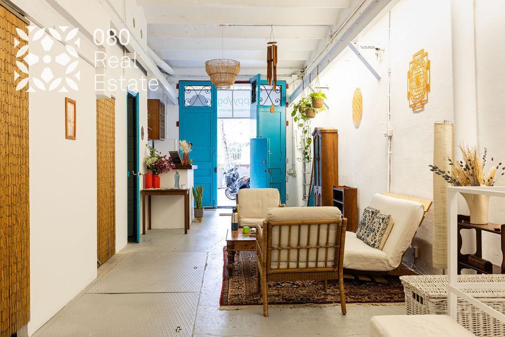 Retail in Barcelona, Barcelona to rent Primary Photo- Image 1 of 4