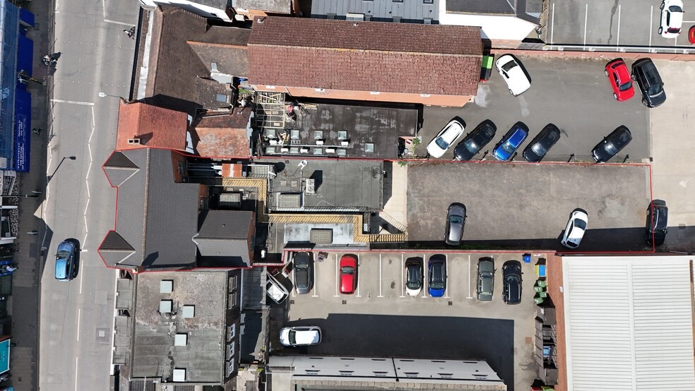 21-23 The Square, Kenilworth to rent - Building Photo - Image 3 of 11