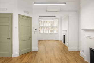 4 Wimpole St, London to rent Interior Photo- Image 2 of 7