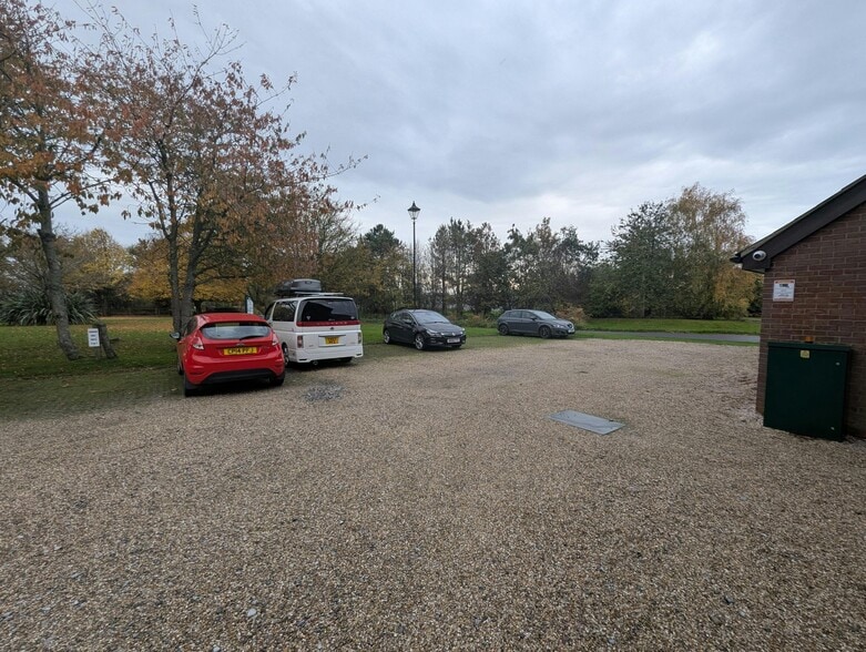 Lake Ln, Bognor Regis to rent - Building Photo - Image 3 of 3